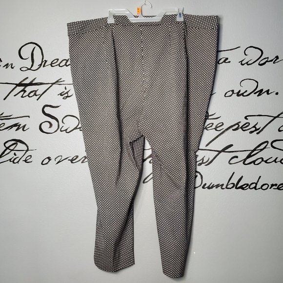 Lane Bryant Signature Fit Slim Stretch Cropped Pant, 28 - Picture 4 of 6